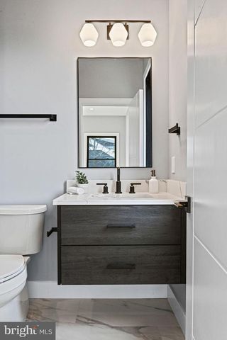 1052 BALLS HILL RD, Mclean, VA 22101