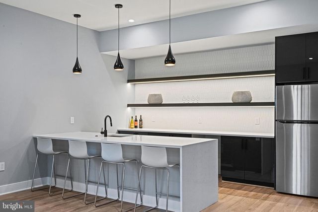 1052 BALLS HILL RD, Mclean, VA 22101