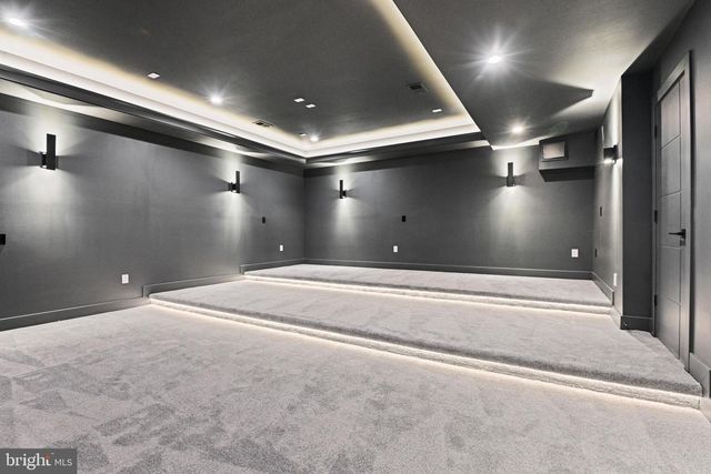 1052 BALLS HILL RD, Mclean, VA 22101