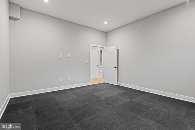 1052 BALLS HILL RD, Mclean, VA 22101