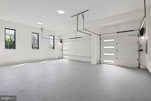 1052 BALLS HILL RD, Mclean, VA 22101