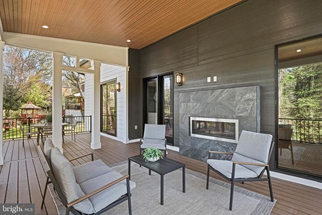 1052 BALLS HILL RD, Mclean, VA 22101