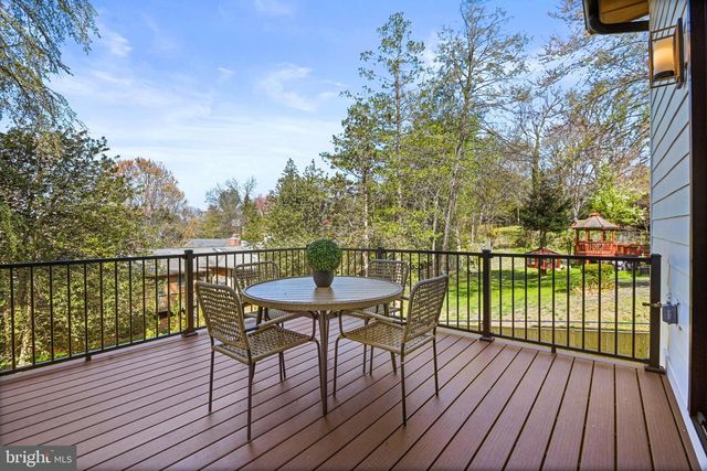 1052 BALLS HILL RD, Mclean, VA 22101