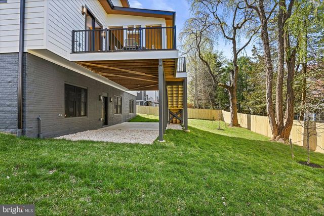 1052 BALLS HILL RD, Mclean, VA 22101