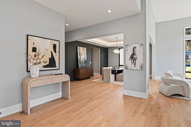 1052 BALLS HILL RD, Mclean, VA 22101