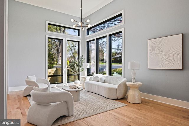 1052 BALLS HILL RD, Mclean, VA 22101