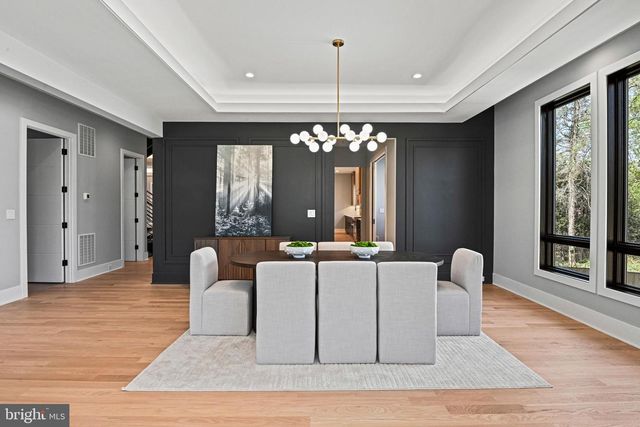 1052 BALLS HILL RD, Mclean, VA 22101