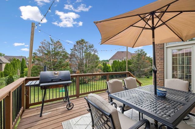 1067 Gadwall Cir, Hendersonville, TN 37075