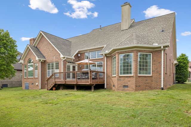 1067 Gadwall Cir, Hendersonville, TN 37075