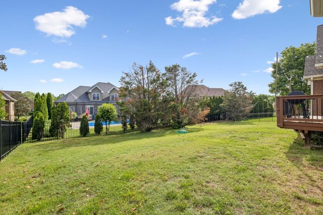 1067 Gadwall Cir, Hendersonville, TN 37075