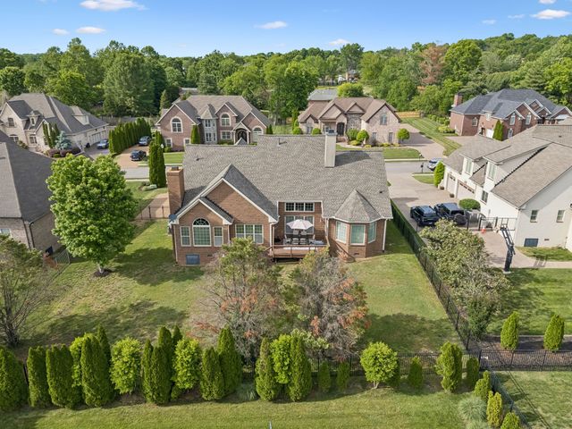 1067 Gadwall Cir, Hendersonville, TN 37075