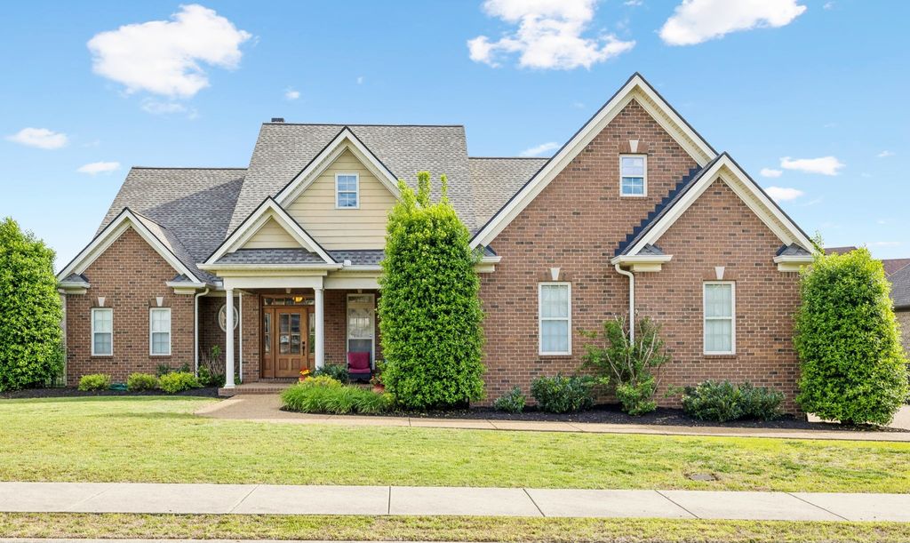 1067 Gadwall Cir, Hendersonville, TN 37075