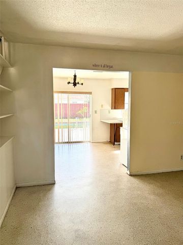 2612 68TH AVENUE N, St Petersburg, FL 33702