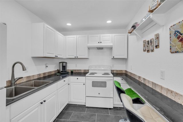 1319 Parkway Court, Arlington, TX 76010