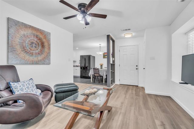 1319 Parkway Court, Arlington, TX 76010