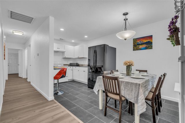 1319 Parkway Court, Arlington, TX 76010