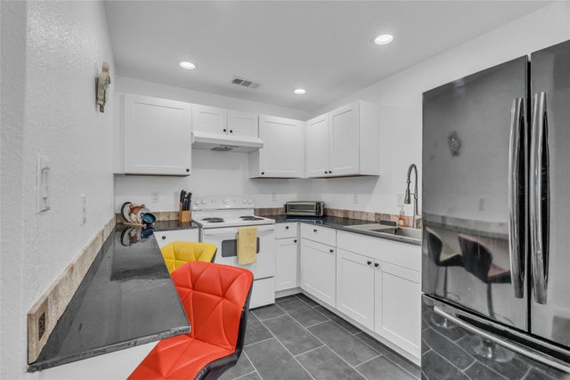 1319 Parkway Court, Arlington, TX 76010