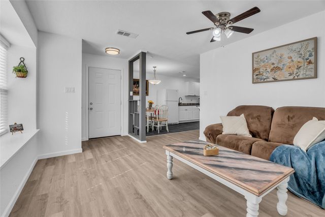 1319 Parkway Court, Arlington, TX 76010