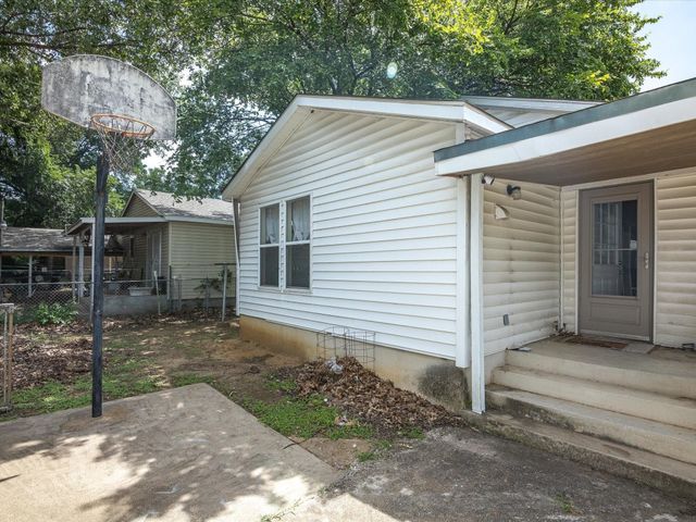 3012 Gene Lane, Haltom City, TX 76117