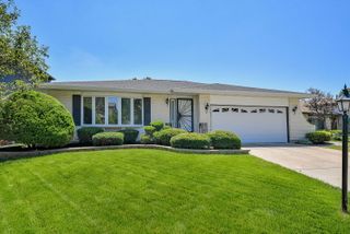 1071 Robey Avenue, Downers Grove, IL 60516