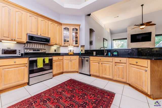 204 Clayton Court, Warner Robins, GA 31088