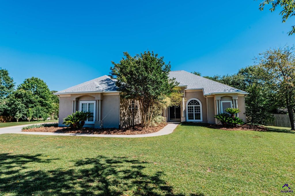 204 Clayton Court, Warner Robins, GA 31088