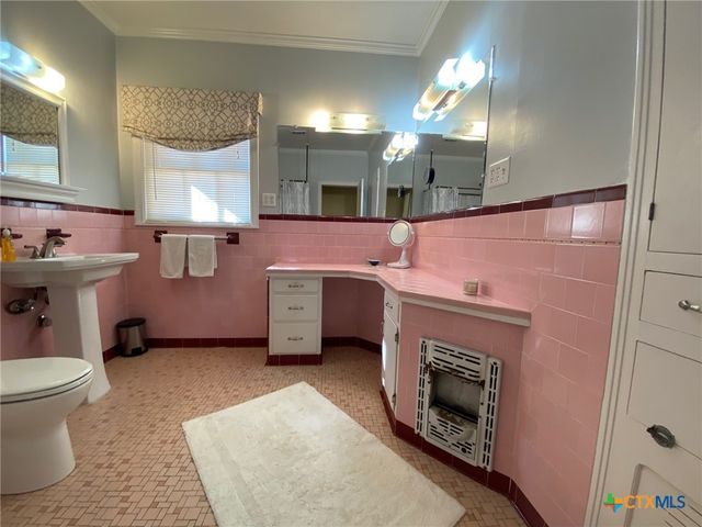 606 College Street, Gatesville, TX 76528