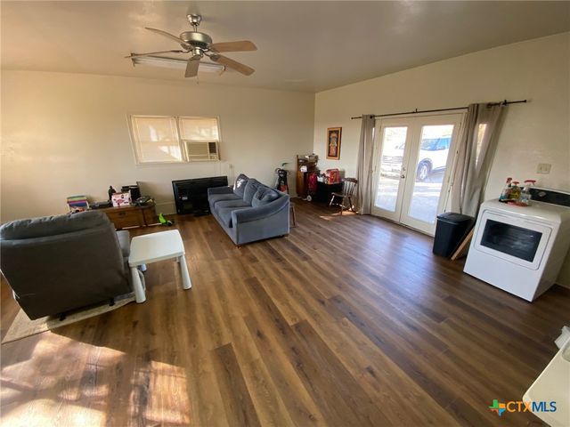 606 College Street, Gatesville, TX 76528