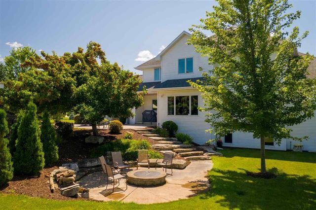 30 GOLDEN WHEAT LANE, Wrightstown, WI 54180