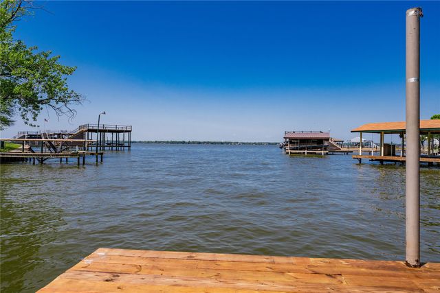 134 King Arthur Road, Mabank, TX 75156