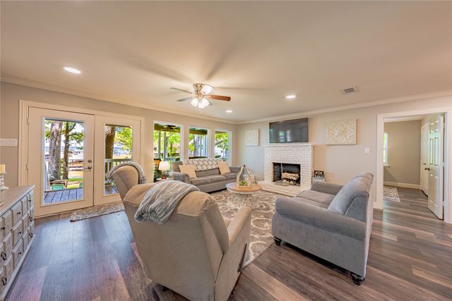 134 King Arthur Road, Mabank, TX 75156