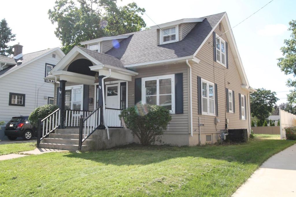 181 Kendall STREET, Burlington, WI 53105