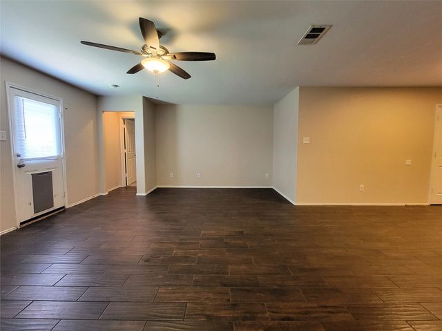 1433 Kramer Court, Burleson, TX 76028