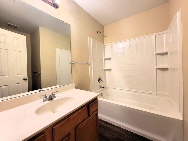 1433 Kramer Court, Burleson, TX 76028