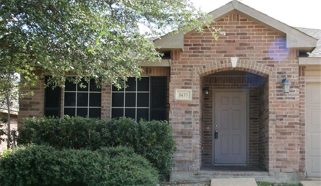 1433 Kramer Court, Burleson, TX 76028