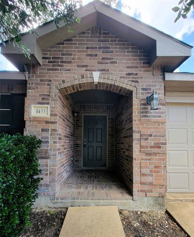 1433 Kramer Court, Burleson, TX 76028