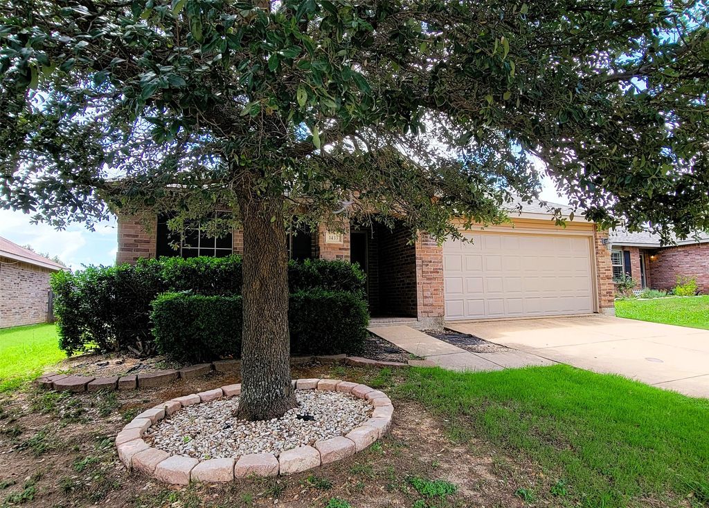 1433 Kramer Court, Burleson, TX 76028