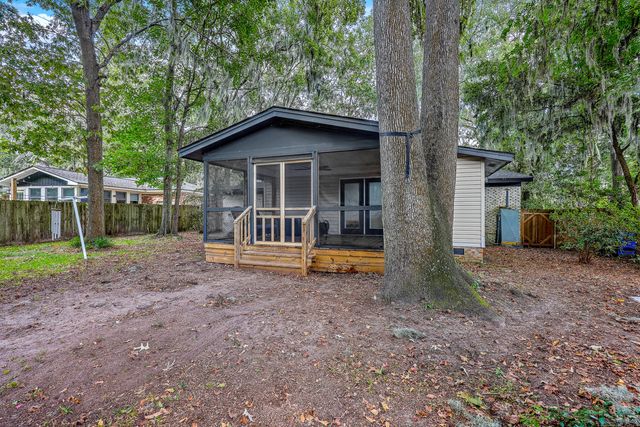 1203 Valley Drive, Hanahan, SC 29410