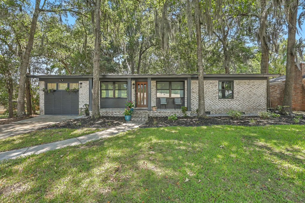 1203 Valley Drive, Hanahan, SC 29410