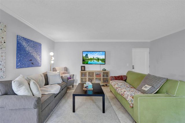 665 Enfield Street B20, Boca Raton, FL 33487