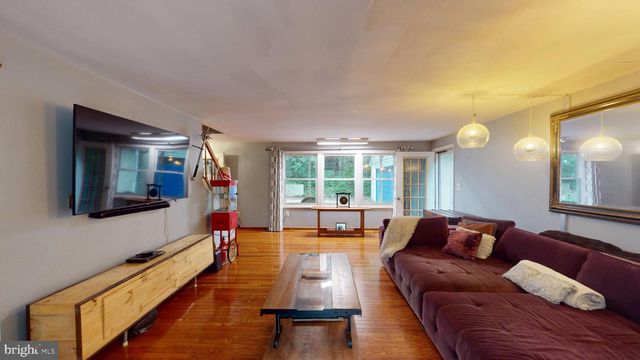 8609 NORTH DR, Clinton, MD 20735