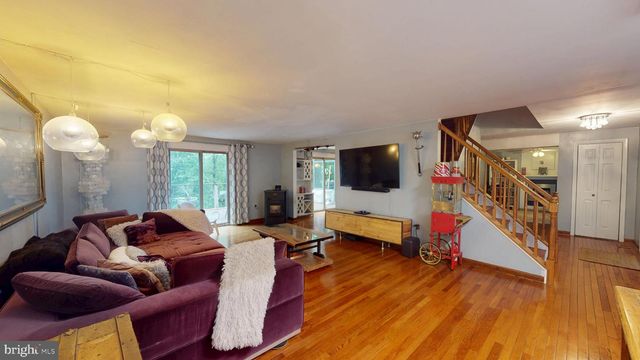 8609 NORTH DR, Clinton, MD 20735