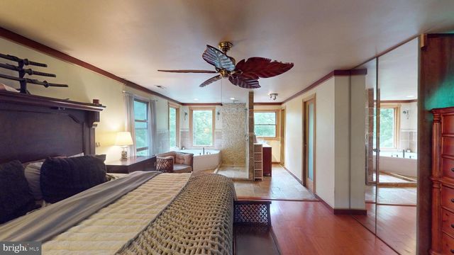 8609 NORTH DR, Clinton, MD 20735