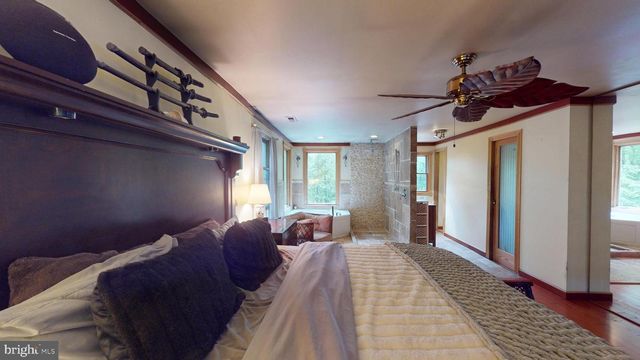 8609 NORTH DR, Clinton, MD 20735