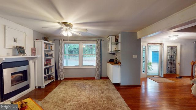8609 NORTH DR, Clinton, MD 20735