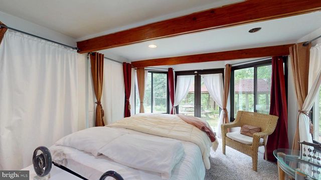 8609 NORTH DR, Clinton, MD 20735