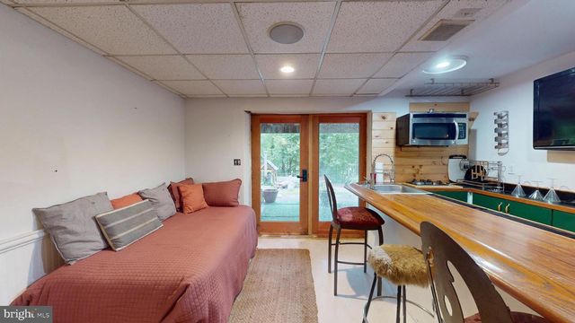 8609 NORTH DR, Clinton, MD 20735