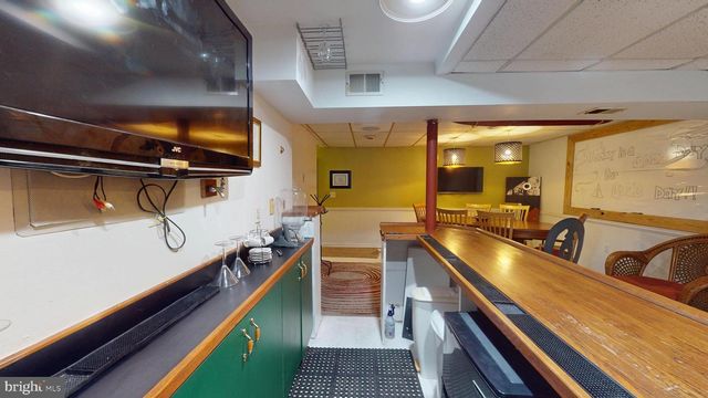 8609 NORTH DR, Clinton, MD 20735