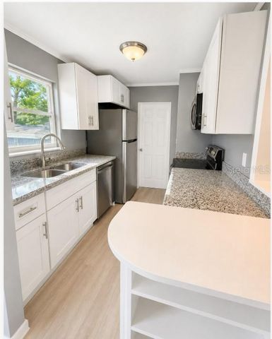 130 E DICIE AVENUE, Eustis, FL 32726