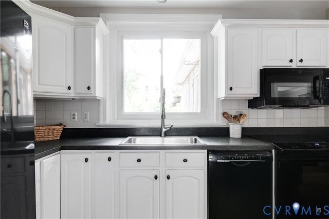 8907 Michaux Ln, Henrico, VA 23229